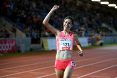 Fabienne Schlumpf gewinnt das 3000m Steeplerennen (Bild: Philipp Schmidli)