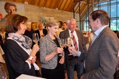 Die FDP Uri verabscheidet sich vom Fraktionspräsidentin Gabi Huber. Fotografiert am 26. September 2015 in Seedorf. Im Bild: Gabi Huber beim anstossen mit Franz Steinegger NLZ Boris Bürgisser (Bild: Boris Bürgisser (Neue LZ))