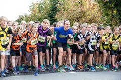 Viktor Röthlin beim Einwärmen vor dem Start. (Bild: Manuela Jans-Koch / Neue LZ)