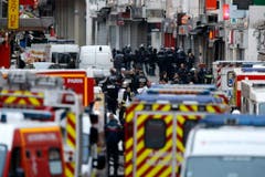 Police operations after Paris attacks (Bild: Keystone)