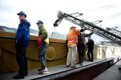 Vertreter von Firmen und der Behörden nahmen am Mittwoch einen Augenschein. (Bild: Corinne Glanzmann / Neue NZ)