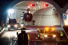 Hauptpreis - Swiss Press Photo of the Year - Laurent Gillieron - Bus Crash in Sierre am 14. März 2012. (Bild: Keystone)