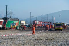 Laut SBB ist die Linie Bülach-Schaffhausen zwischen Hüntwangen-Wil und Jestetten für den Bahnverkehr bis Betriebsende unterbrochen. (Bild: Keystone / Ennio Leanza)