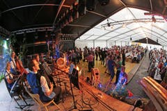 Die Länderkapelle Dani und Thedy Christen, Ennetbürgen. (Bild: Roger Zbinden (Neue LZ))