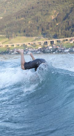 Zu Gast war auch eine der weltweit talentiertesten Wakesurf Freestylerin ihrer Klasse (Bild: André A. Niederberger / Neue NZ)