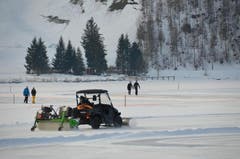 Eisfläche frei! (Bild: Charly Keiser / Neue SZ)