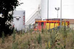 French police search for second man in factory attack (Bild: Keystone)