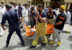Eight killed in explosion at Shiite mosque in Kuwait City (Bild: EPA)