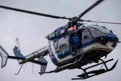 Die Bergung der 150 Toten in der Hochgebirgsregion wird nach Einschätzung der Polizei extrem schwierig werden. Am Mittwoch sollten noch keine Opfer geborgen werden. (Bild: Keystone)
