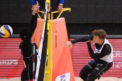 Yves Haussener (rechts) in Aktion gegen Juan Carlos Bustos aus Peru. (Bild: FIVB)