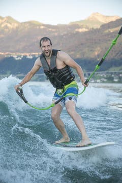 Zu Gast war auch eine der weltweit talentiertesten Wakesurf Freestylerin ihrer Klasse (Bild: André A. Niederberger / Neue NZ)