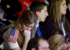 Eine enttäuschte Supporterin von Mitt Romney. (Bild: Keystone)