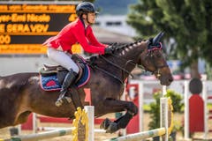 Nicole Meyer Erni auf Que Sera VDV an den Pferdesporttagen am Freitag, 15. Juli 2016 in Dagmersellen. (Bild: Philipp Schmidli)