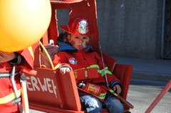 An der Kinderfasnacht Hergiswil sorgten längst nicht nur die Kleinen für die fasnächtliche Stimmung. (Bild: Matthias Piazza (Hergiswil, 17. Februar 2017))