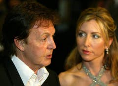 Auch ihre Liebe dauerte nicht ewig: Ex-Beatle Paul McCartney und seine zweite Ehefrau Heather Mills gingen 2008 nach sechs Ehejahren auseinander - 48,6 Millionen Dollar kostete ihn die Scheidung. (Bild: Keystone)