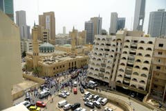 Eight killed in explosion at Shiite mosque in Kuwait City (Bild: EPA)