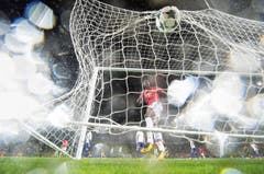 SWISS PRESS PHOTO 18 - 3. PREIS SPORT: TOTO MARTI - Romelu Lukaku feiert das 1:0 von Manchester United gegen den FC Basel. (Bild: (SWISS PRESS PHOTO/Toto Marti fuer Blick))