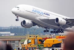 Ein Airbus A380 hebt ab. (Bild: Remy de la Mauviniere)