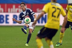 Hekuran Kryeziu: Note 3,5 Zehn Spiele, die meisten als Einwechselspieler, sind zu wenig für das «Juwel» (Murat Yakin). Die 3,5 bedeutet: So kann seine Karriere nicht weitergehen! Spiele: 10 (347 Minuten). Tore/Assists: 0/0. Rote Karten: 0. Gelbe Karten: 4. (Bild: Philipp Schmidli)