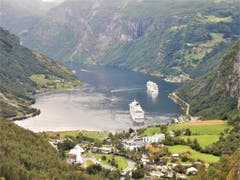 "Auf und davon in die Berge", klar stand das auch in Geiranger (Norwegen) auf dem Programm ! (Bild: Margrith Imhof-Röthlin)