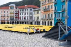 Wann beginnt das Filmfestival? Die ersten Gäste haben schon Platz genommen. (Bild: Gabriele Putzu/Ti-Press/Keystone)