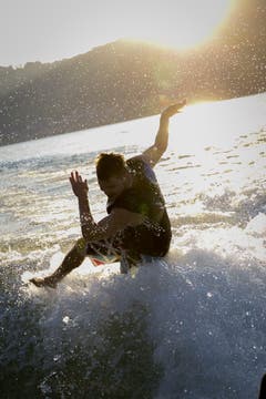 Zu Gast war auch eine der weltweit talentiertesten Wakesurf Freestylerin ihrer Klasse (Bild: André A. Niederberger / Neue NZ)