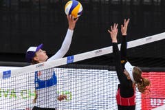 Nika Daalderop in Aktion gegen Selina Marolf. (Bild: FIVB)