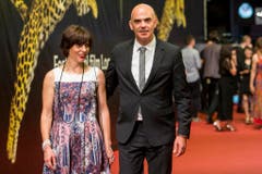 Alain Berset kommt mit seiner Frau Muriel nach Locarno. (Bild: Keystone)