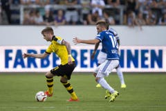 Dortmunds Marco Reus (links), verfolgt von Luzerns Jakob Jantscher. (Bild: Keystone / Urs Flüeler)