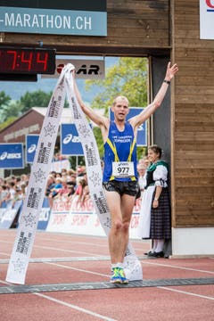 Der Langenthaler Fabian Kuert läuft über die Halbmarathon-Strecke am Schnellsten. (Bild: Manuela Jans-Koch / Neue LZ)