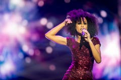 Deborah Bough aus Rivera TI mit ihrem Song "Take Me Back To 23" an der Schweizer Entscheidungsshow. (Bild: ENNIO LEANZA)