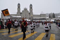 Am SchmuDo gehören die Einsiedler Strassen den Fasnächtlern. (Bild: René Hensler, maeuderball.ch)