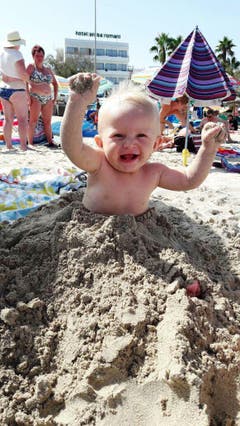 Spass in Calla Millor am Strand. (Bild: Miriam Ennen)