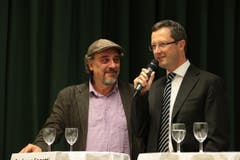 Journalisten unter sich: Die Nationalratskandidaten Andreas Fagetti (links) und Peter Keller. (Bild: Roger Zbinden / Neue NZ)