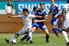 Luzerns Cedric Itten (rechts) gegen Basels Omar Gaber (Bild: Philipp Schmidli)