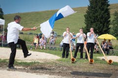 Alphornbläser während dem Schlussgang. (Bild: Maria Schmid)