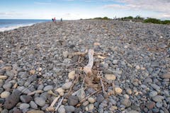 Am Strand von La Réunion wurde das Wrackteil gefunden. (Bild: Keystone)