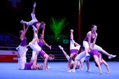 Die Gastgeberinnen des STV Willisau an den Aerobic Schweizermeisterschaften in der BBZ-Halle. (Bild: Philipp Schmidli)