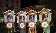 Maskierte aus Nah und Fern kamen ins Klosterdorf. (Bild: René Hensler, maeuderball.ch)