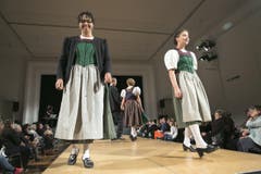 Trachten und "Gwand" aus der Region. (Bild: André A. Niederberger / NZ)