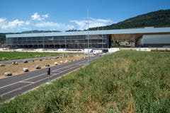 2012 stand die Stadt sogar ohne Investor da, das Projekt hing an einem seidenen Faden. Der Generalunternehmer HRS entschied sich schliesslich, das Grossprojekt selber durchzuziehen. (Bild: Keystone / Peter Schneider)