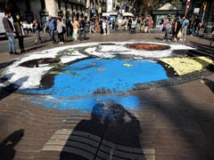 Seit dem Anschlag in Barcelona vom 17. August 2017 bewegt man sich hier in der Ramblas, ob man will oder nicht, doch etwas sensibilisierter. (Bild: Margrith Imhof-Röthlin)