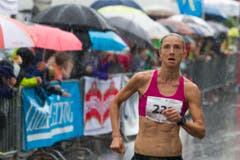 Hellebardenlauf Sempach Susanne Ruegger aus Cham war schnellste Frau (Bild: Beat Blättler)