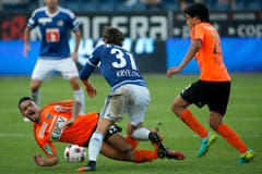 Der Luzerner Hekuran Kryeziu versucht sich durchzusetzen. (Bild: Alexandra Wey / Keystone)