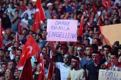 Die Demonstration am Samstagabend in Ankara. (Bild: EPA/STR)