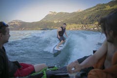Zu Gast war auch eine der weltweit talentiertesten Wakesurf Freestylerin ihrer Klasse (Bild: André A. Niederberger / Neue NZ)