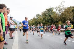 Start Schüler 5. Klassen mit Viktor Röthlin. (Bild: Manuela Jans-Koch / Neue LZ)