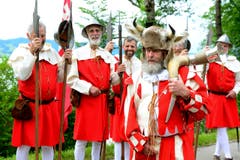 Nidwaldner Landsknechte in Uniform während den Feierlichkeiten zum Volksfest 700 Jahre Schlacht am Morgarten. (Bild: Keystone/Urs Flüeler)