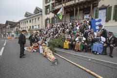 Man bereitet sich vor fürs Gruppenbild. (Bild: André A. Niederberger)