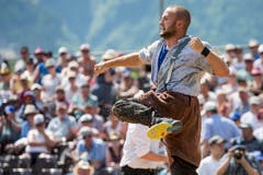 Michael Zurfluh jubelt während dem 5. Gang. (Bild: Alexandra Wey / Keystone)